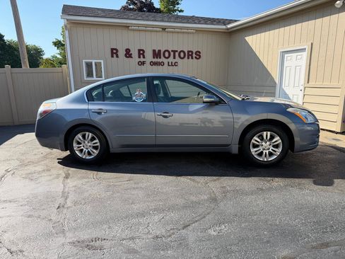 Used 2010 Nissan Altima 2.5 SL w/ SL Pkg FWD image 2