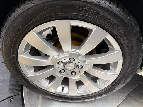 Used 2010 Mercedes-Benz GLK 350 4MATIC image 28