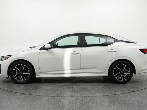 Used 2025 Nissan Sentra SV image 5