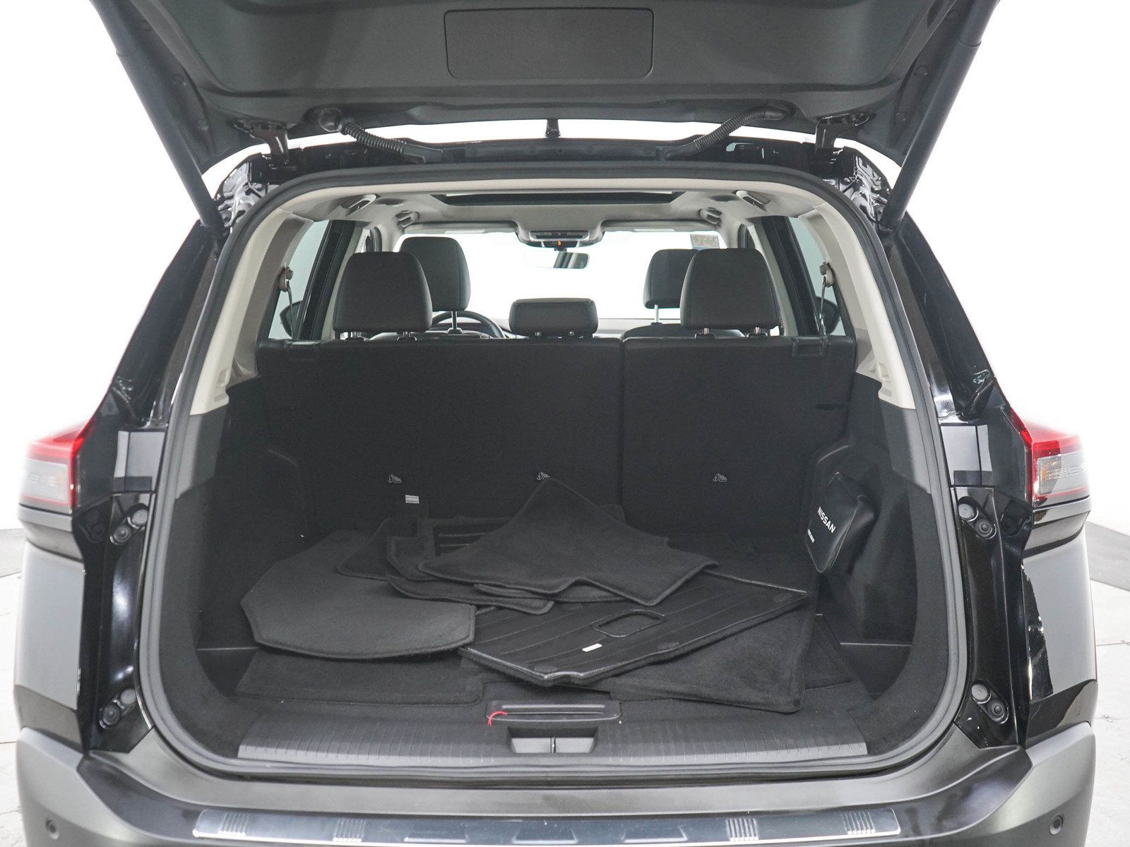 Used 2023 Nissan Rogue SL AWD/4WD image 16