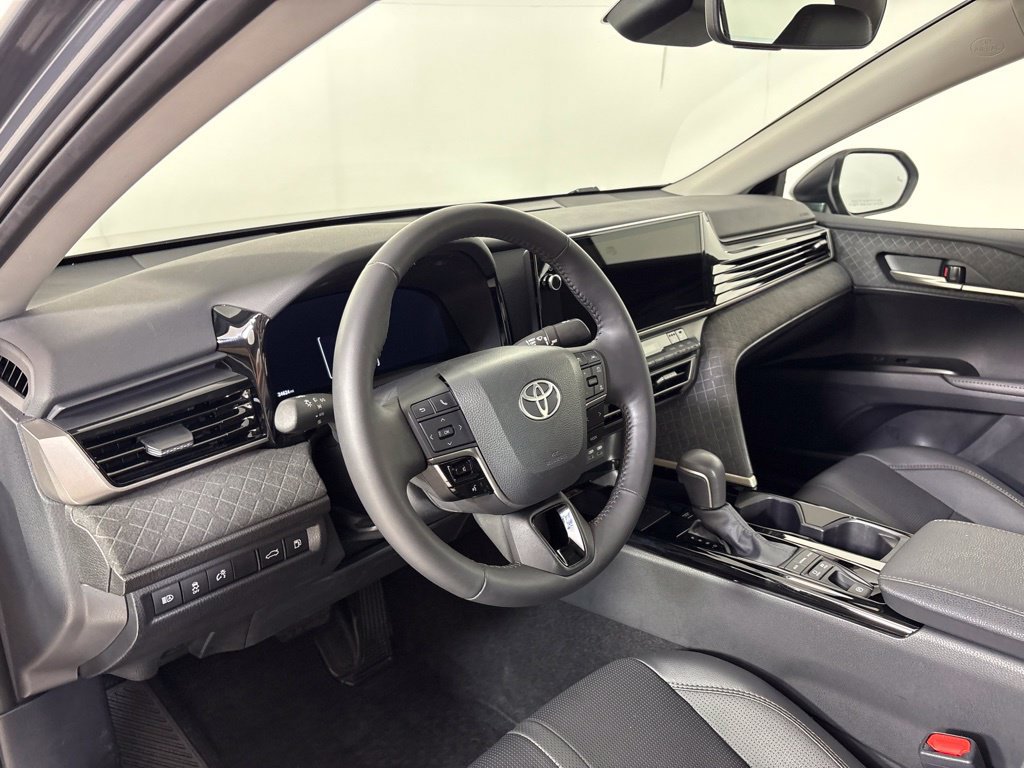 Used 2025 Toyota Camry XLE FWD image 16