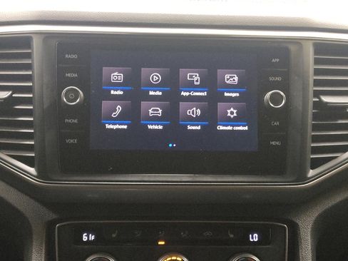 Used 2020 Volkswagen Atlas Cross Sport SE AWD/4WD image 25
