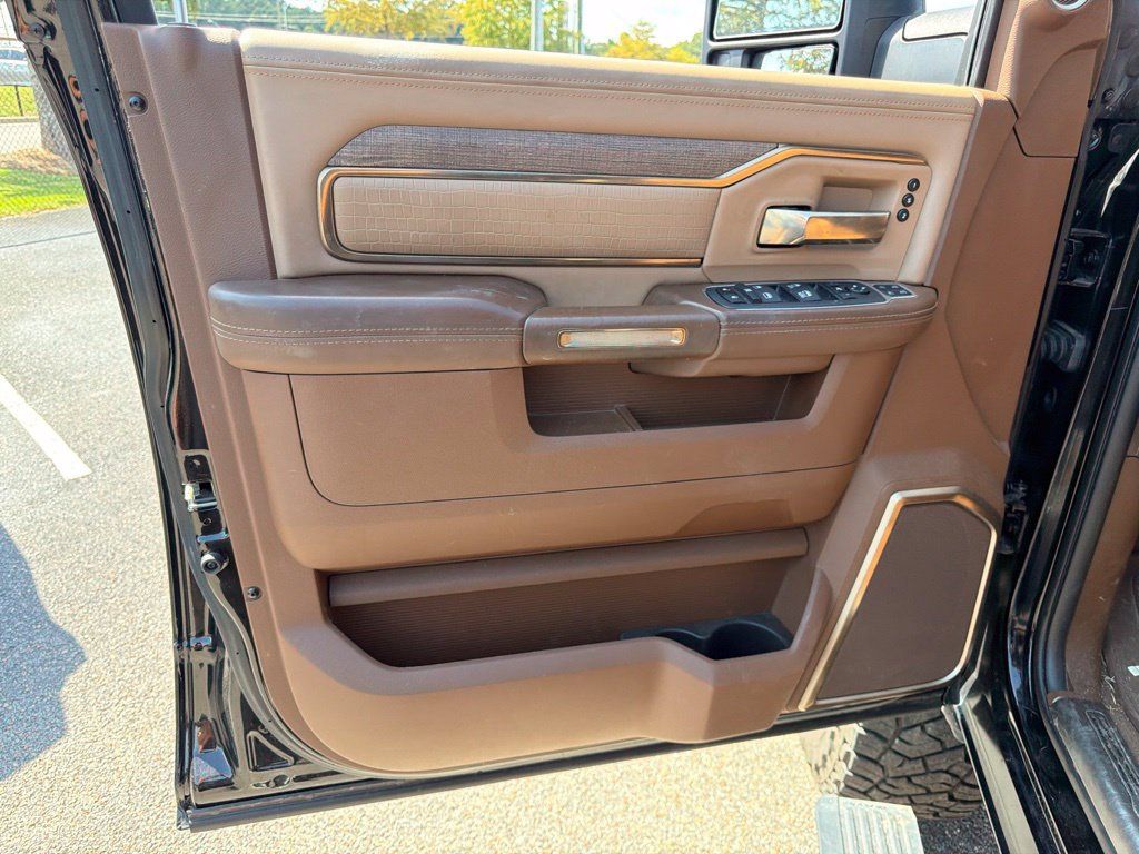 Used 2024 RAM 3500 Limited AWD/4WD image 19
