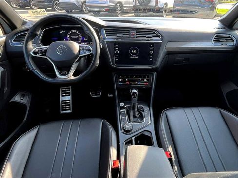 Used 2022 Volkswagen Tiguan SE R-Line image 21