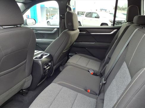 Used 2025 GMC Acadia Elevation image 19