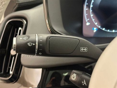 New 2025 Aston Martin DBX 707 image 22