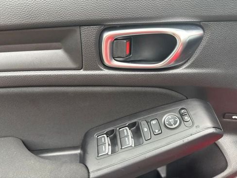 Used 2022 Honda Civic Sport image 12