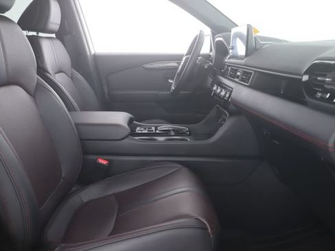Used 2025 Honda Pilot Black Edition image 34