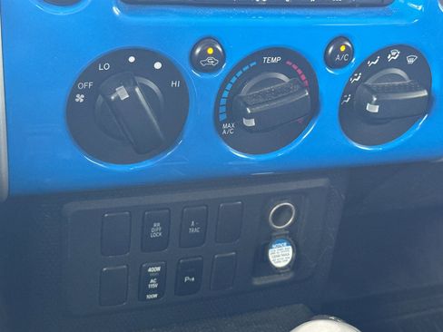 Used 2007 Toyota FJ Cruiser Base image 17