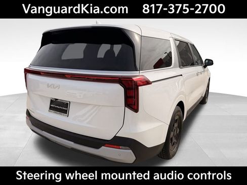 Certified 2025 Kia Carnival image 4