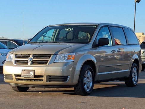 Used 2010 Dodge Grand Caravan SE image 7