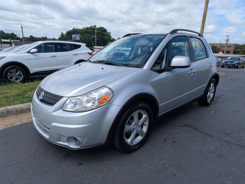 Used 2008 Suzuki SX4 AWD Hatchback image 3