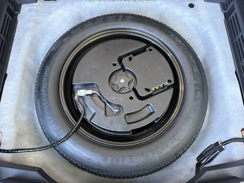 Used 2023 Nissan Rogue SV image 32