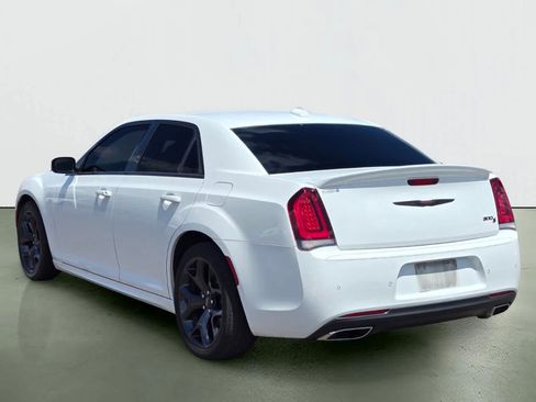 Used 2021 Chrysler 300 S w/ S Model Appearance Package RWD image 4