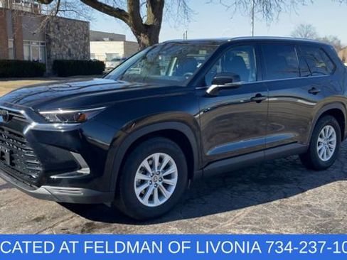 Used 2025 Toyota Grand Highlander AWD image 4