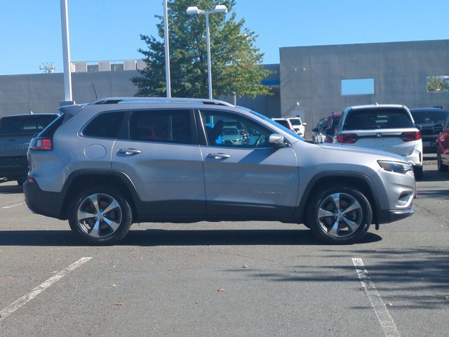 Used 2019 Jeep Cherokee Limited AWD/4WD image 4
