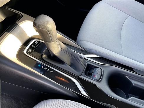 Used 2021 Toyota Corolla LE image 15