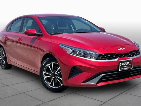 Used 2024 Kia Forte LXS FWD image 3