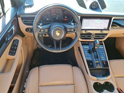 Used 2024 Porsche Macan image 21