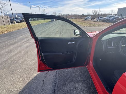 Used 2022 Dodge Charger SXT w/ Blacktop Package image 23