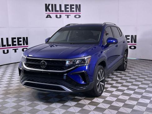 Used 2024 Volkswagen Taos SE image 3