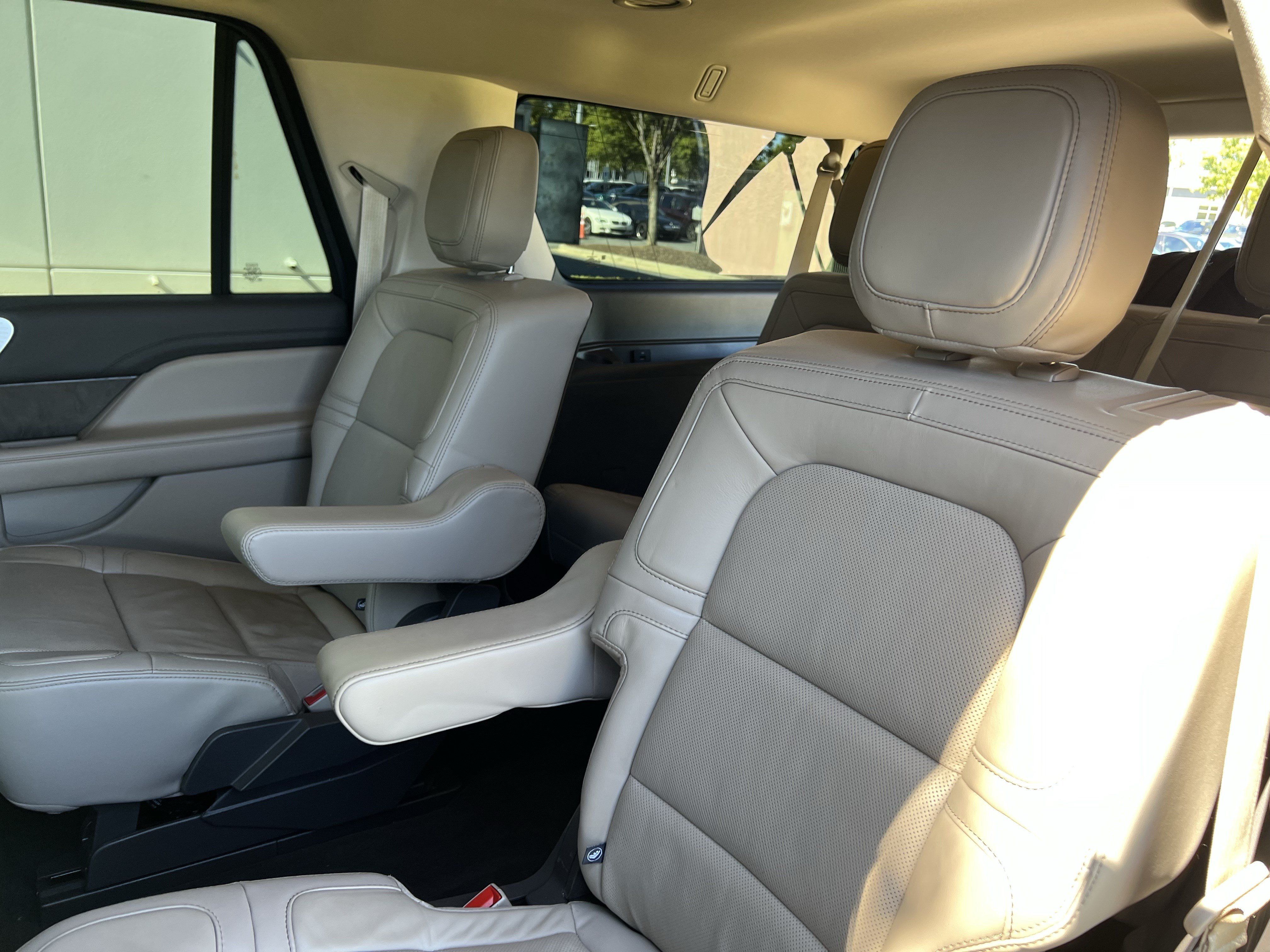Used 2024 Lincoln Navigator L Reserve AWD/4WD image 32