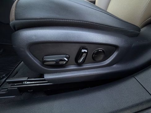 Used 2025 Lexus ES 350 w/ Premium Package FWD image 24