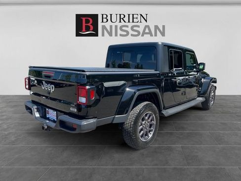 Used 2021 Jeep Gladiator Overland AWD/4WD image 5