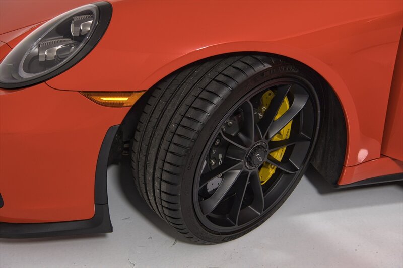 Used 2018 Porsche 911 GT3 w/ Sport Chrono Package RWD image 46