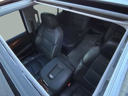 Used 2017 Cadillac Escalade Luxury image 20