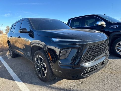 Used 2025 Buick Enclave Sport Touring image 3