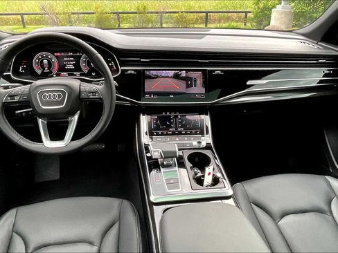 Used 2024 Audi Q8 Premium Plus w/ Premium Plus Package image 11