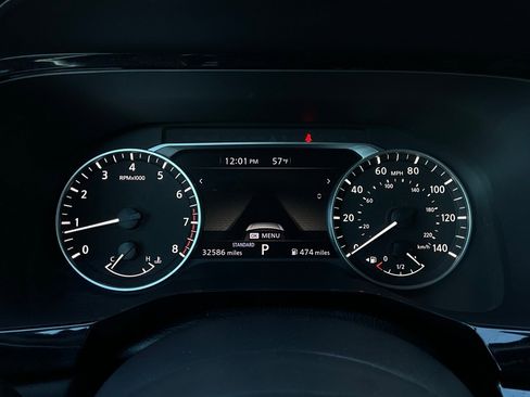 Used 2025 Nissan Pathfinder SV image 39