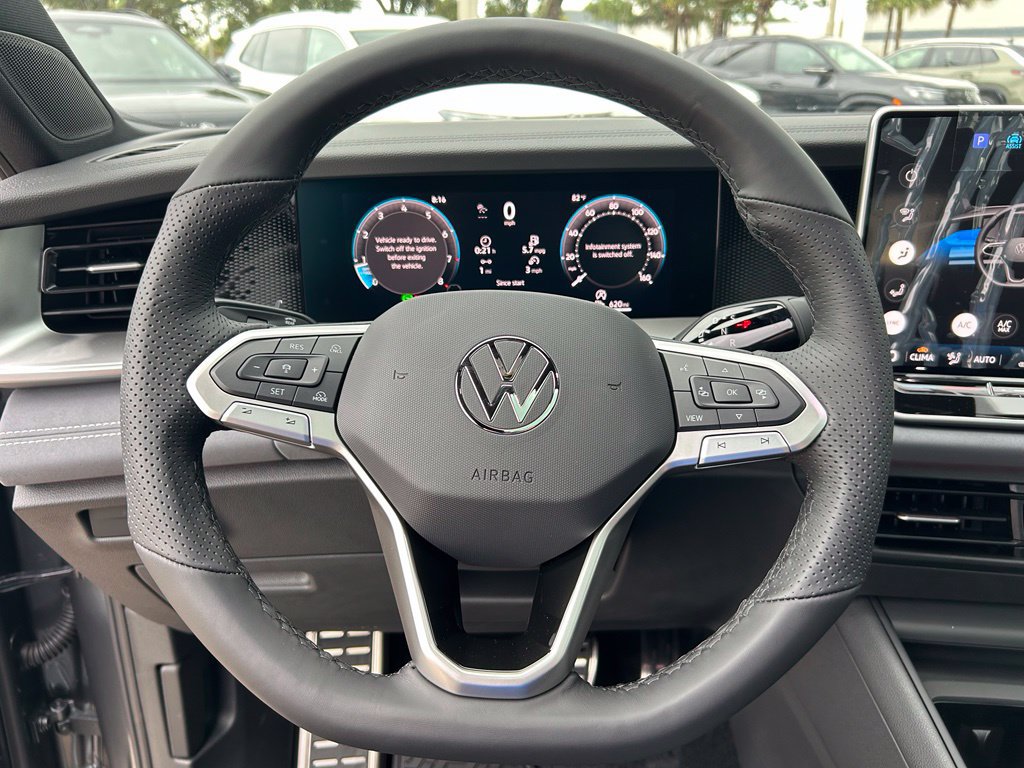 New 2026 Volkswagen Tiguan SE R-Line FWD image 19