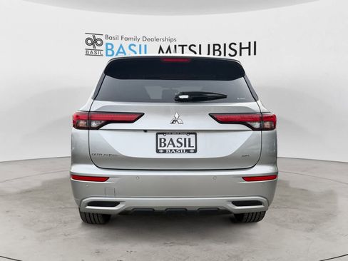 Used 2024 Mitsubishi Outlander SEL image 4