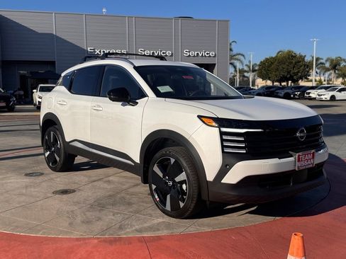 New 2026 Nissan Kicks SR w/ Illumination Package image 2