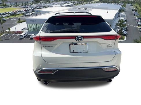Used 2022 Toyota Venza XLE AWD/4WD image 19