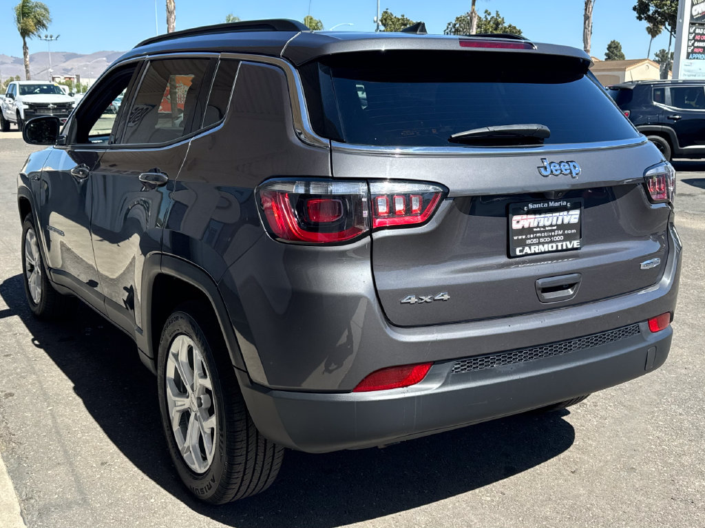 Used 2024 Jeep Compass Latitude AWD/4WD image 7