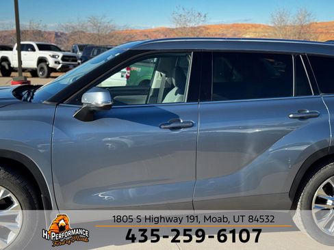 Used 2023 Toyota Highlander Limited image 11