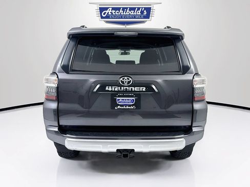 Used 2018 Toyota 4Runner TRD Off-Road w/ TRD Performance Package AWD/4WD image 7