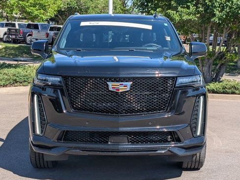 Certified 2023 Cadillac Escalade ESV V w/ LPO, Floor Liner Package AWD/4WD image 6