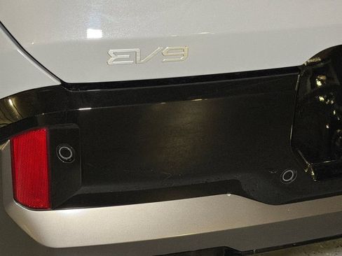 Certified 2026 Kia EV9 GT-Line AWD/4WD image 6