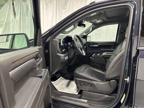 Used 2025 GMC Sierra 1500 SLT AWD/4WD image 10
