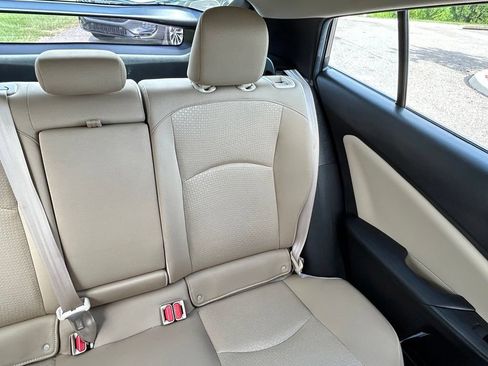 Used 2021 Toyota Prius LE FWD image 14