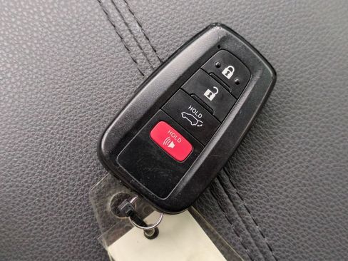 Used 2022 Toyota RAV4 XLE Premium FWD image 24