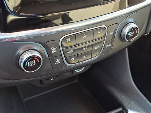 Used 2020 Chevrolet Traverse LS image 15