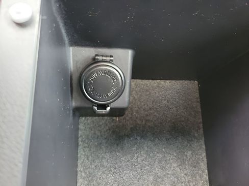 Used 2020 Subaru Outback Limited image 25