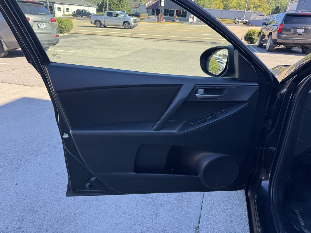 Used 2013 MAZDA MAZDA3 i SV FWD image 19