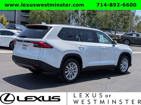 Used 2024 Toyota Grand Highlander AWD image 9