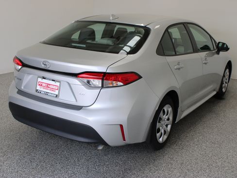 Used 2025 Toyota Corolla LE FWD image 7